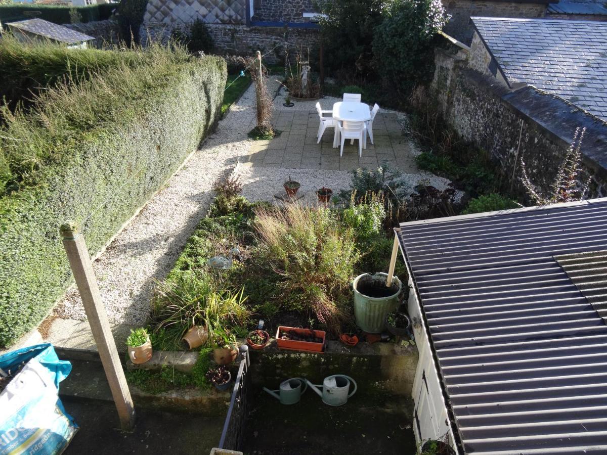 Charming French Cottage-Gite In The Heart Of Quiet Gorron ภายนอก รูปภาพ