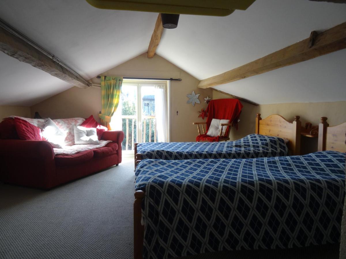 Charming French Cottage-Gite In The Heart Of Quiet Gorron ภายนอก รูปภาพ
